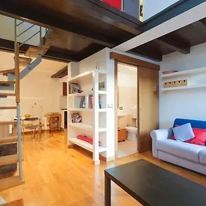 Pisolo In Citta Nel Centro Storico Apartamento